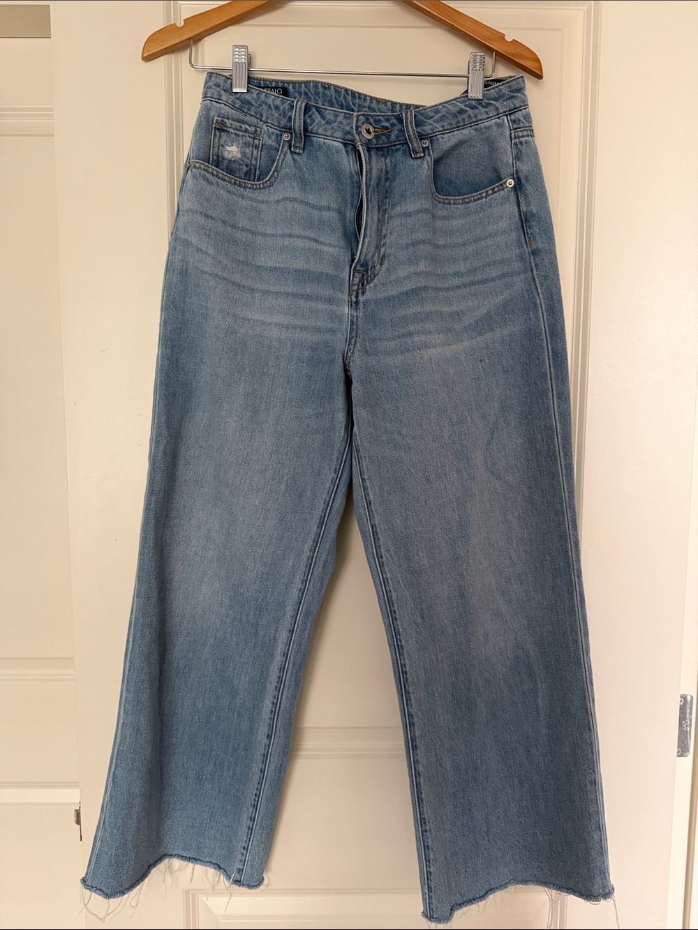 High-Rise Wide Leg cropWomen’s Jeans in Light Blue